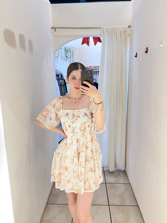 AF-21 vestido blanco flores rosas y hojas amarillas