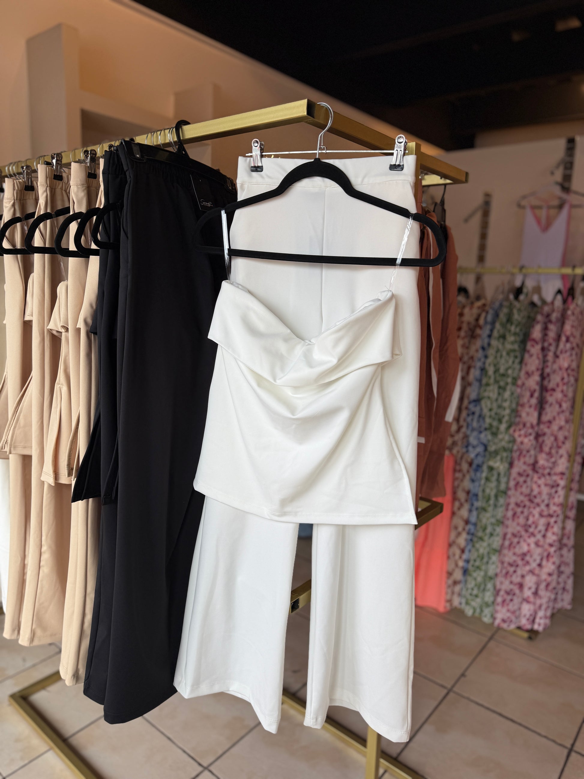 AF blusa strapless con aberturas