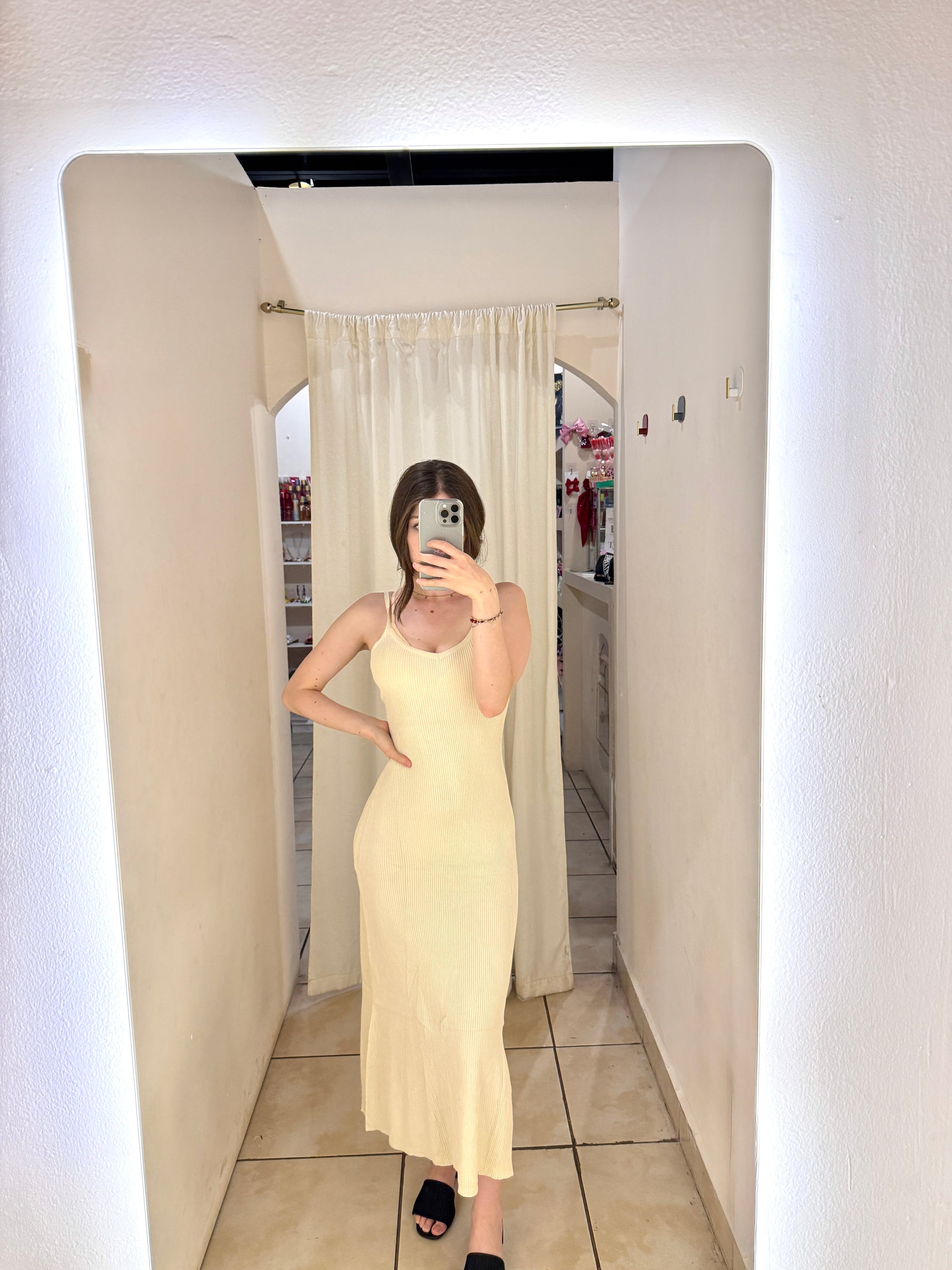 OML-16 VESTIDO DE TIRANTES CORTE MIDI