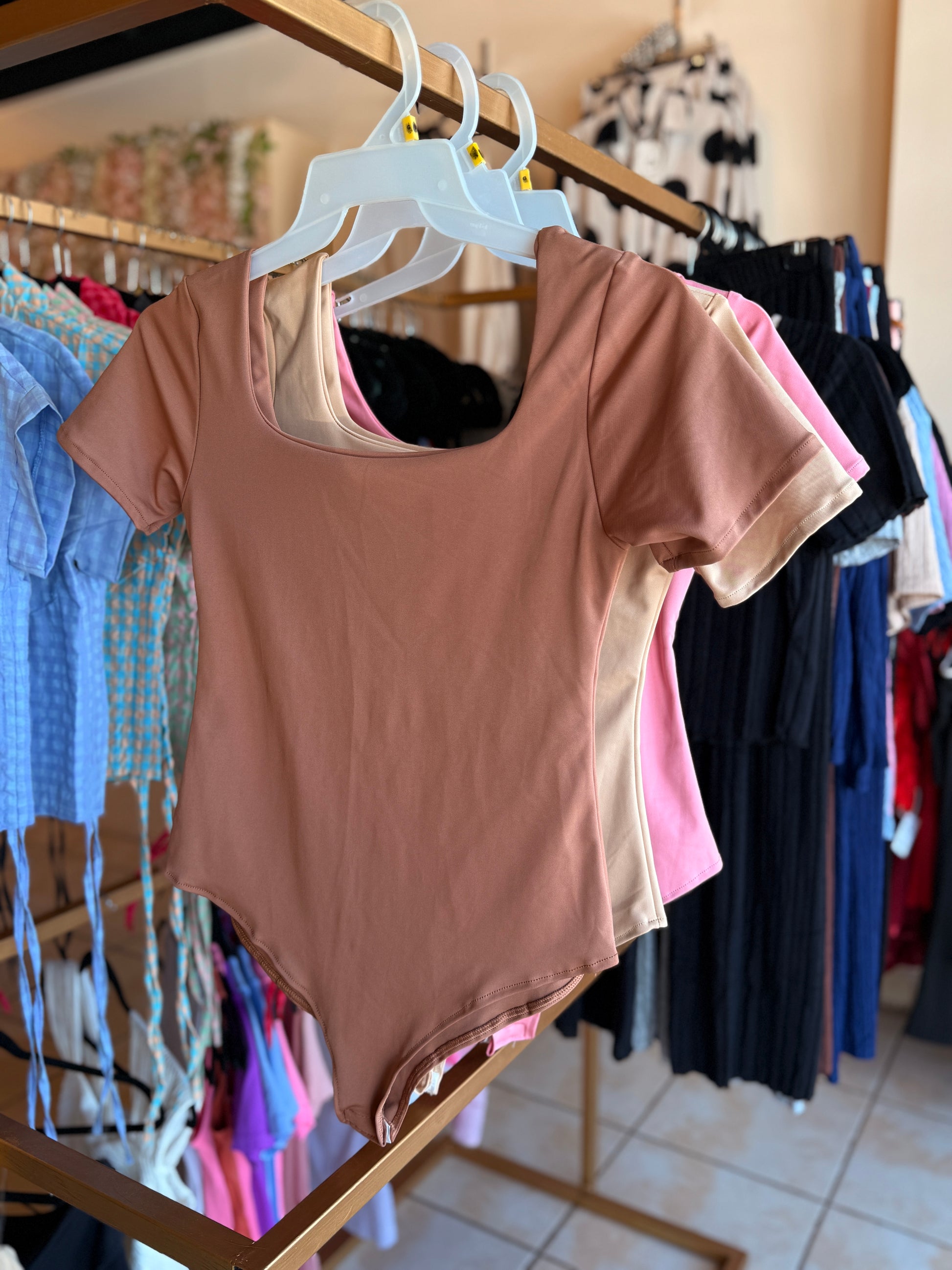 AF pantiblusa con manga básica