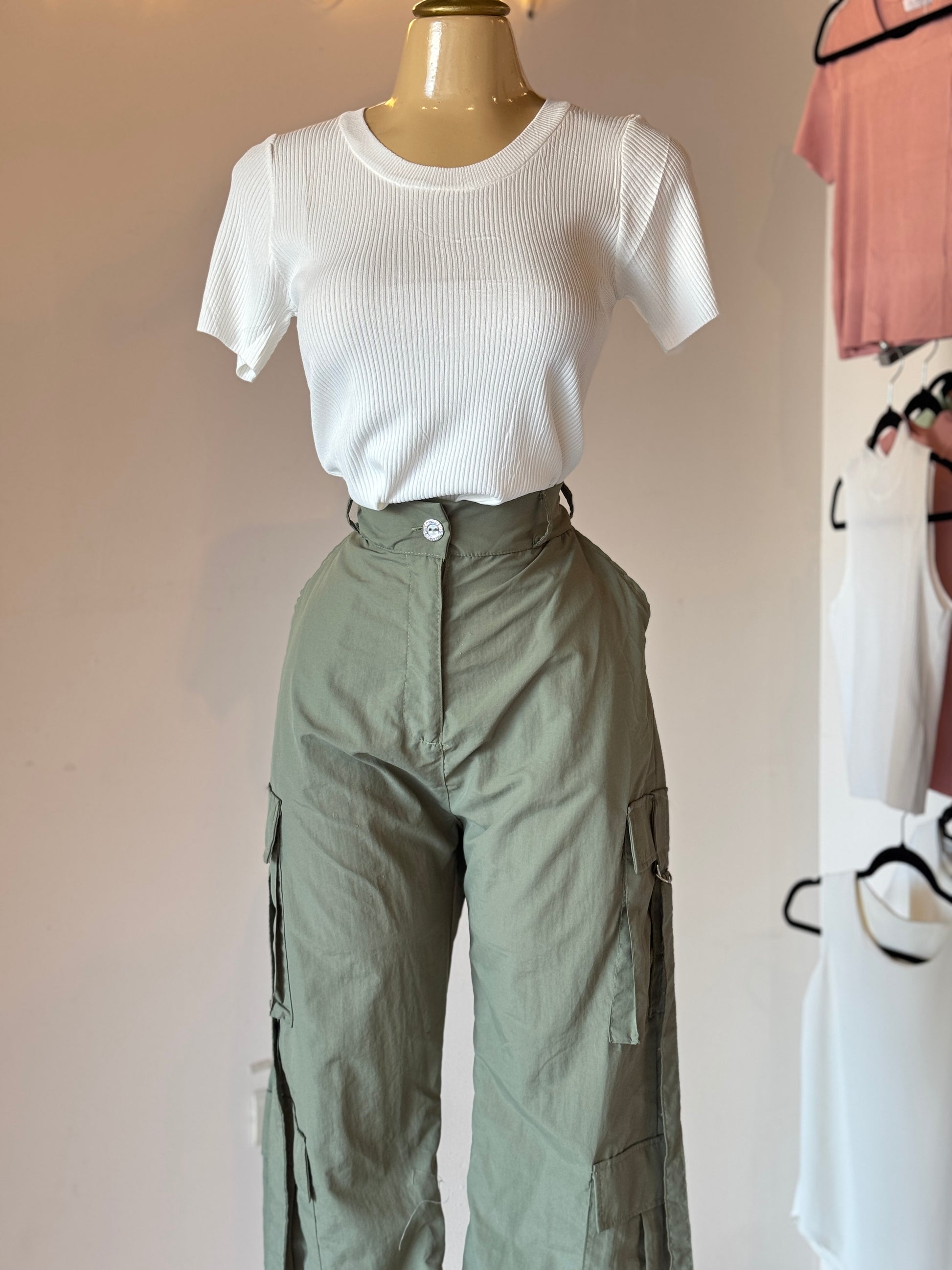 Pantalón Cargo Nylon