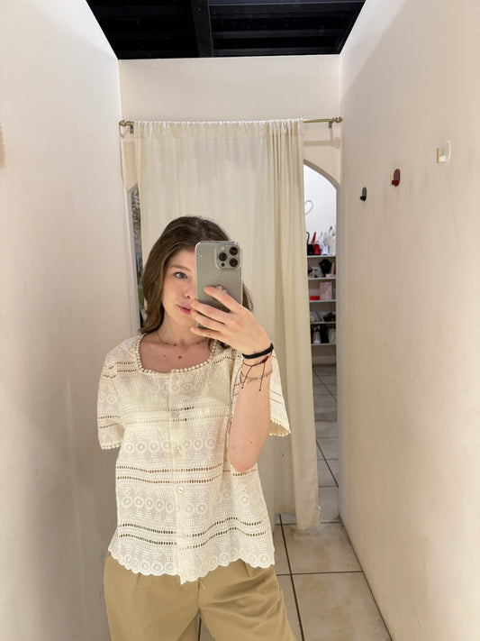 AF-60 BLUSA ENCAJE CON BOTON