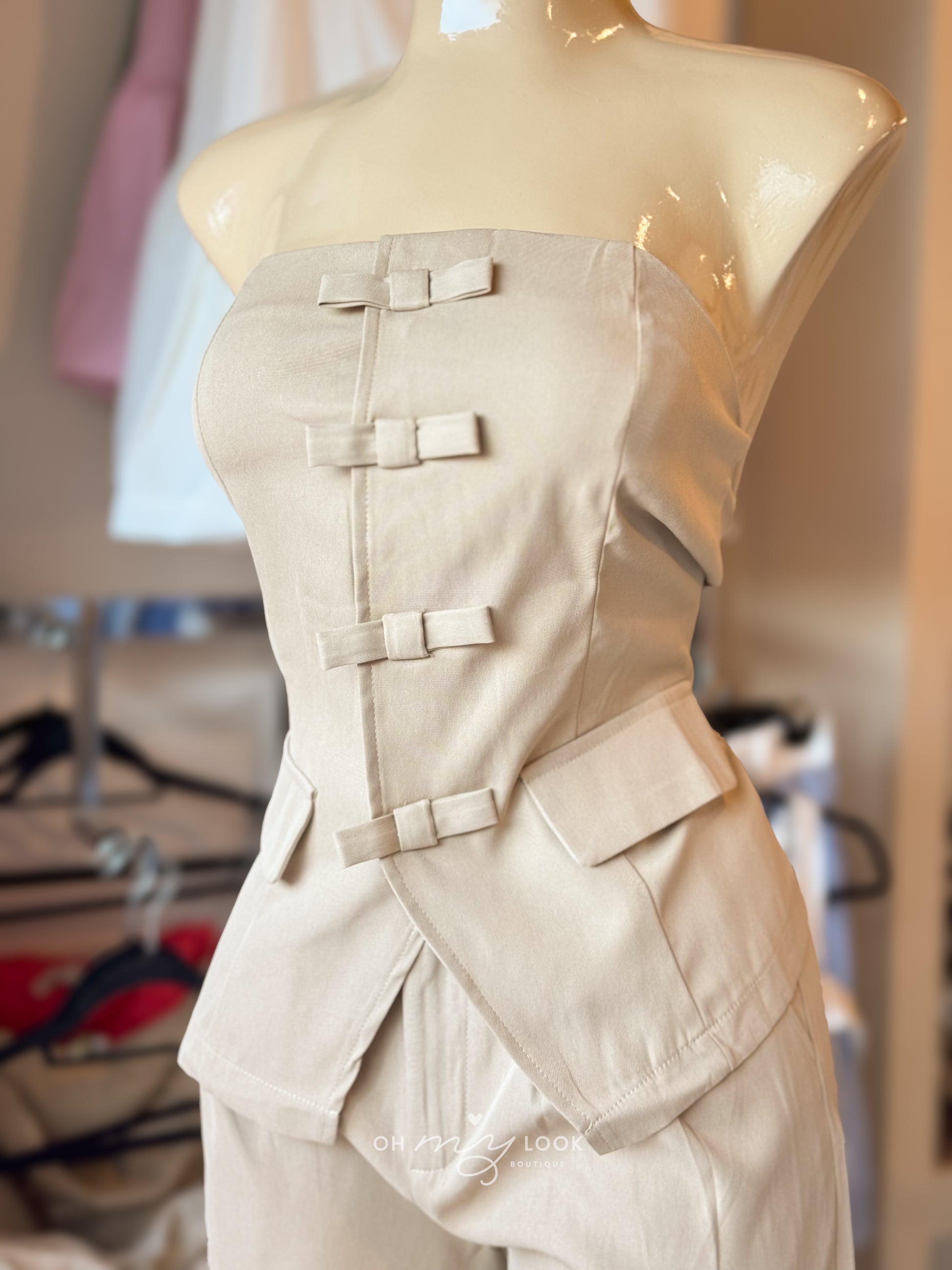 Top strapless moño
