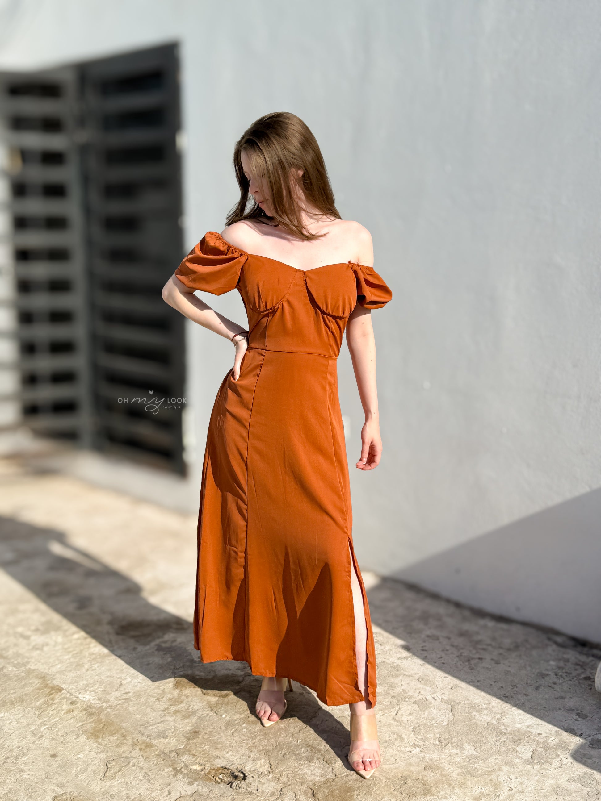 AF-99 vestido midi con copa liso