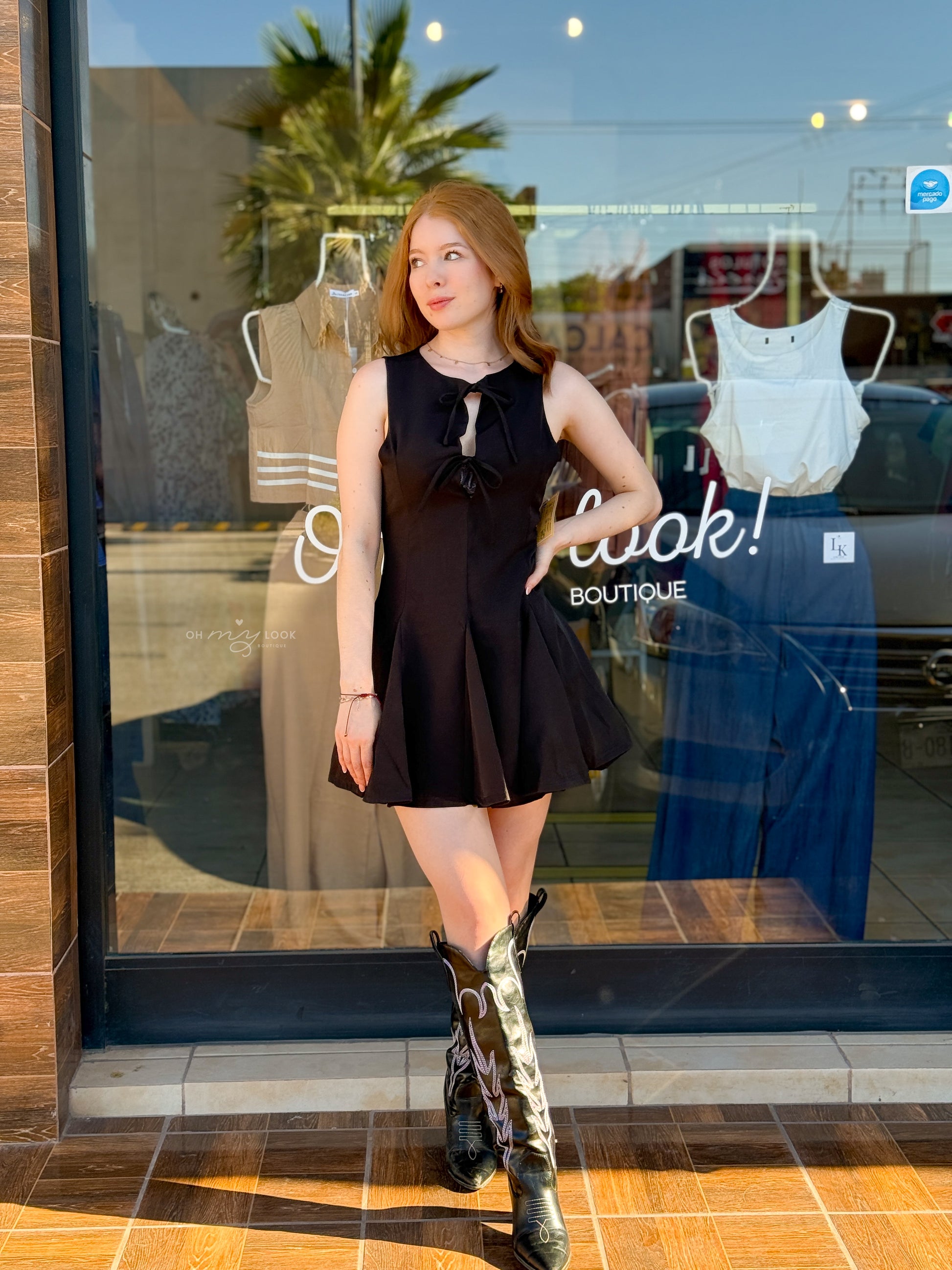 AF vestido con moñitos