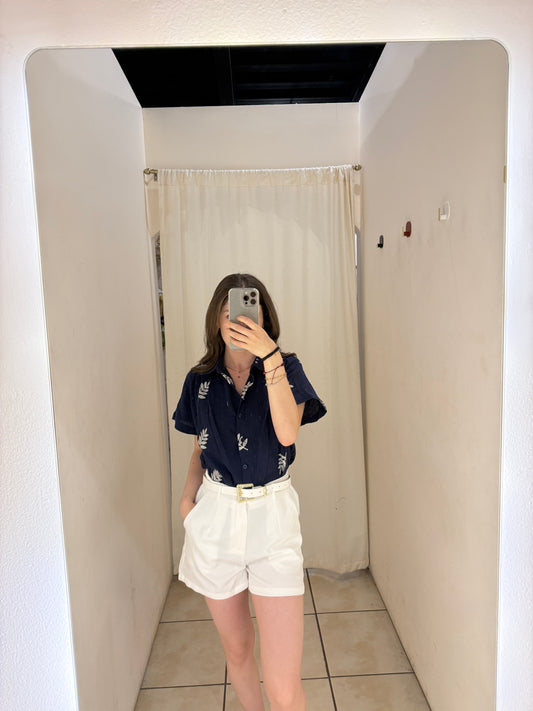 AF-63 BLUSA CON HOJAS BORDADAS (TALLAS REDUCIDA)