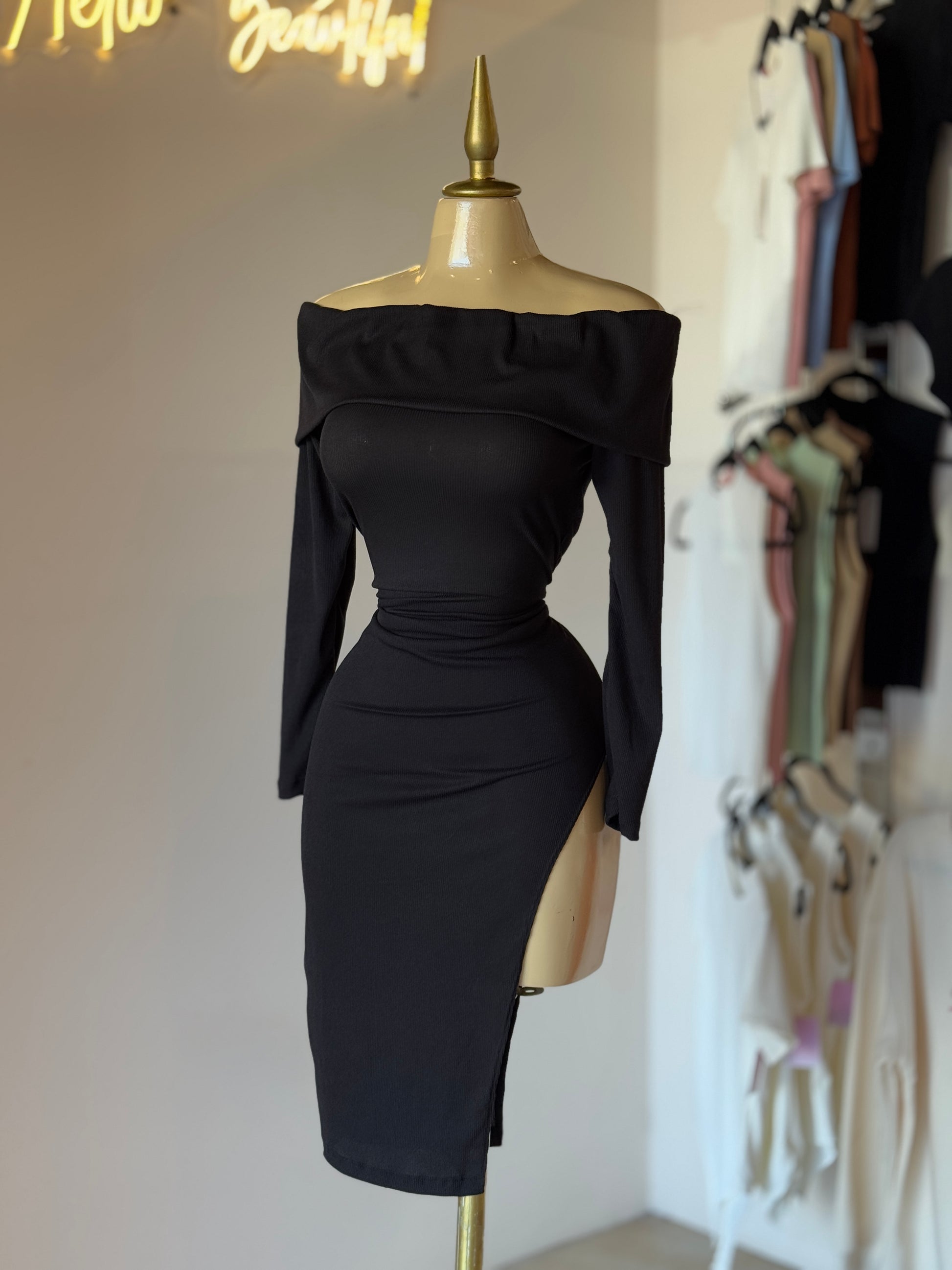 Vestido Midi a los Hombros
