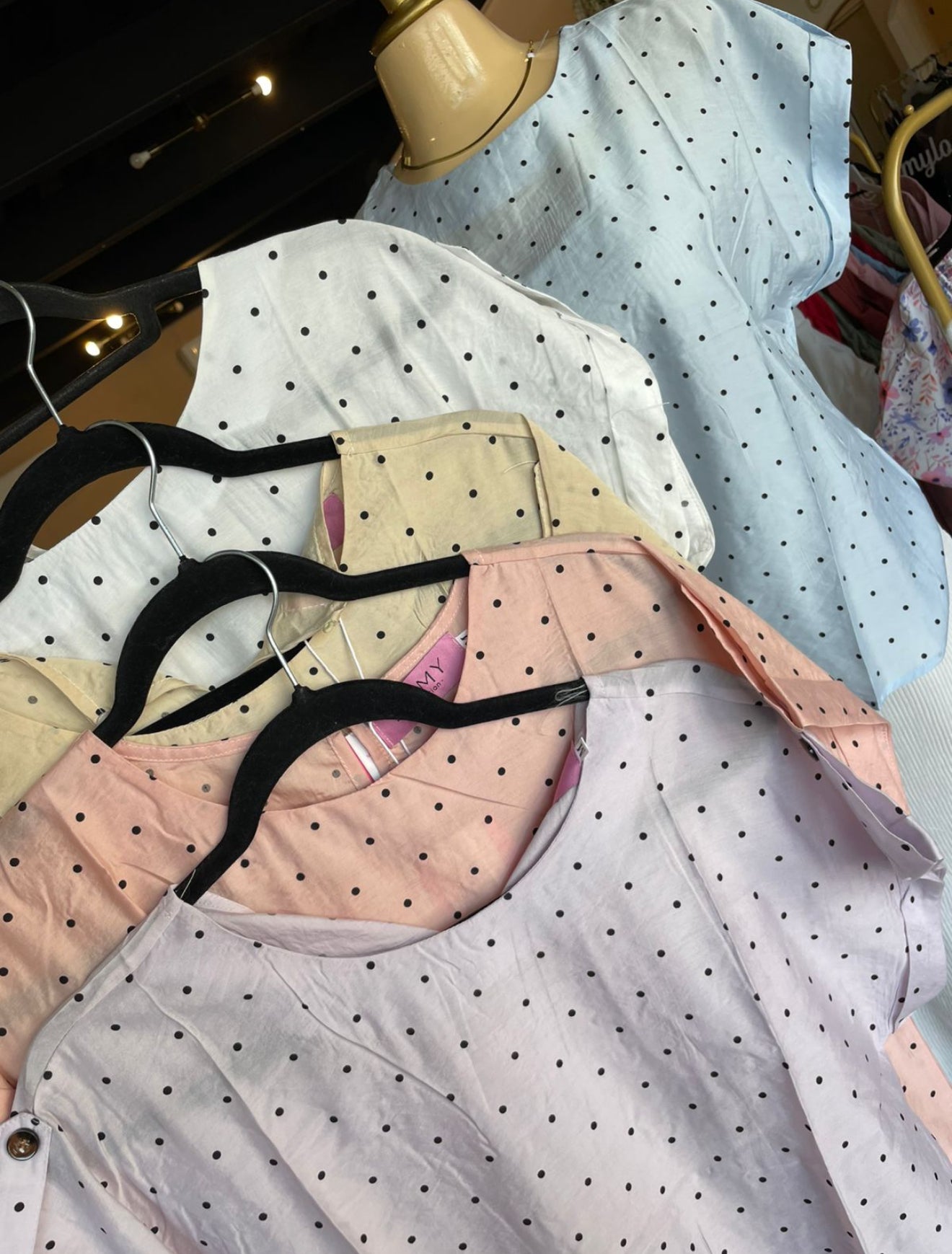 MAQ-06 blusa lunares