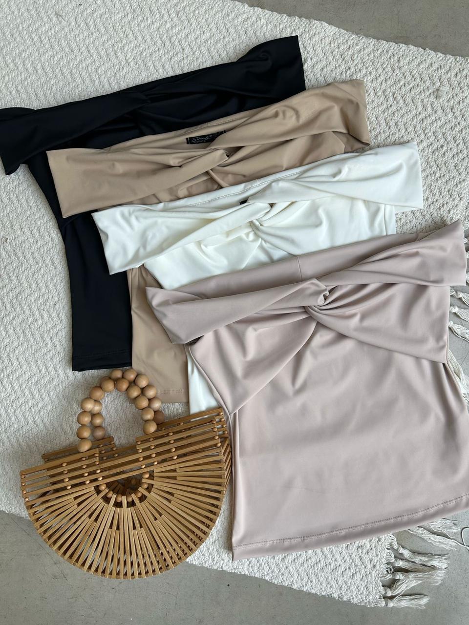 AF blusa nudo al frente