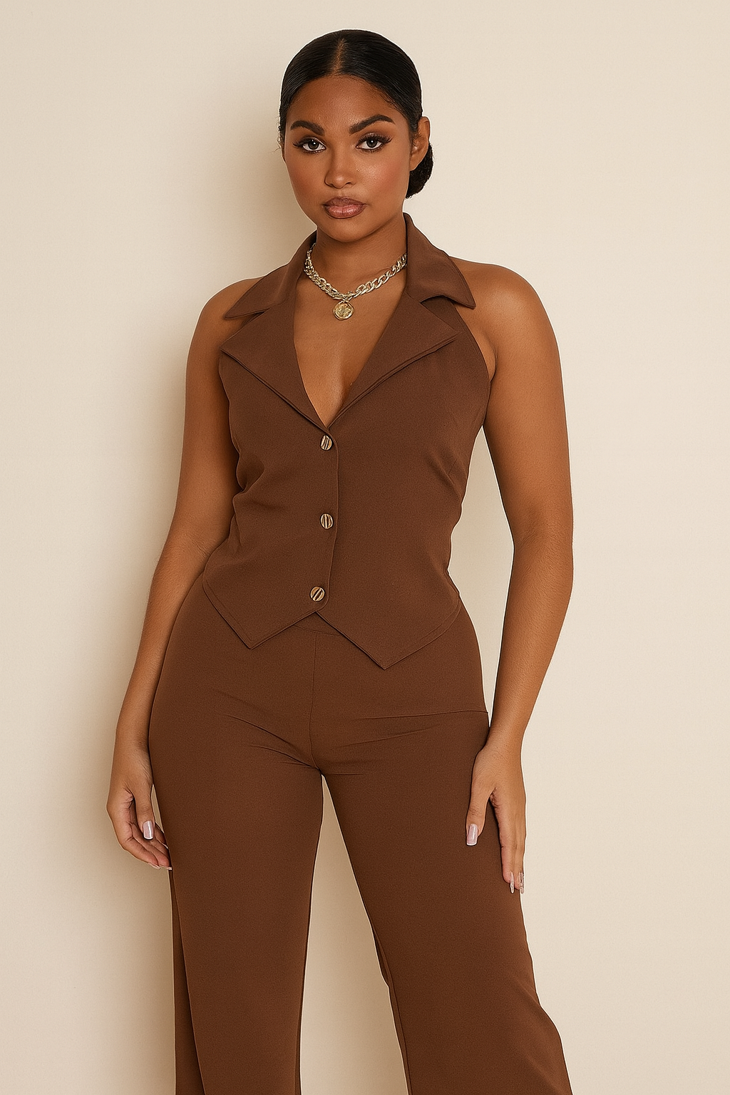 Conjunto chaleco halter y pantalón